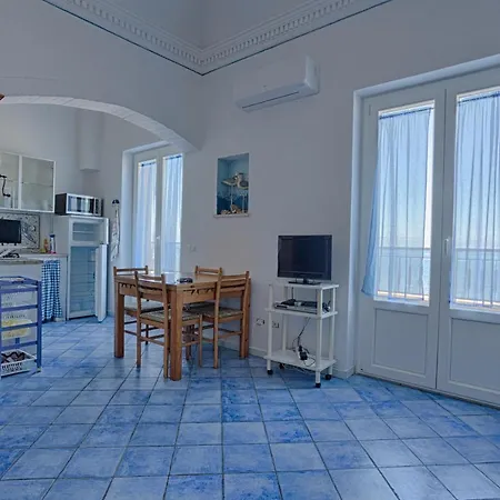 Guesthost - Sirene Seaview With Balcony アパート