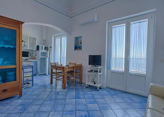 Guesthost - Sirene Seaview With Balcony Apartment