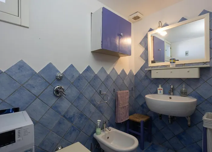 Guesthost - Sirene Seaview With Balcony Apartment